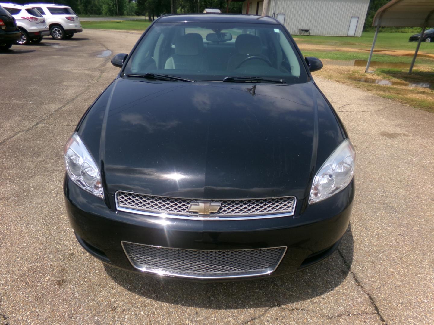 2014 Black /Gray Chevrolet Impala LT (2G1WB5E35E1) with an 3.6L V6 DOHC 16V FFV engine, 6-Speed Automatic transmission, located at 401 First NE, Bearden, AR, 71720, (870) 687-3414, 33.726528, -92.611519 - Photo#18